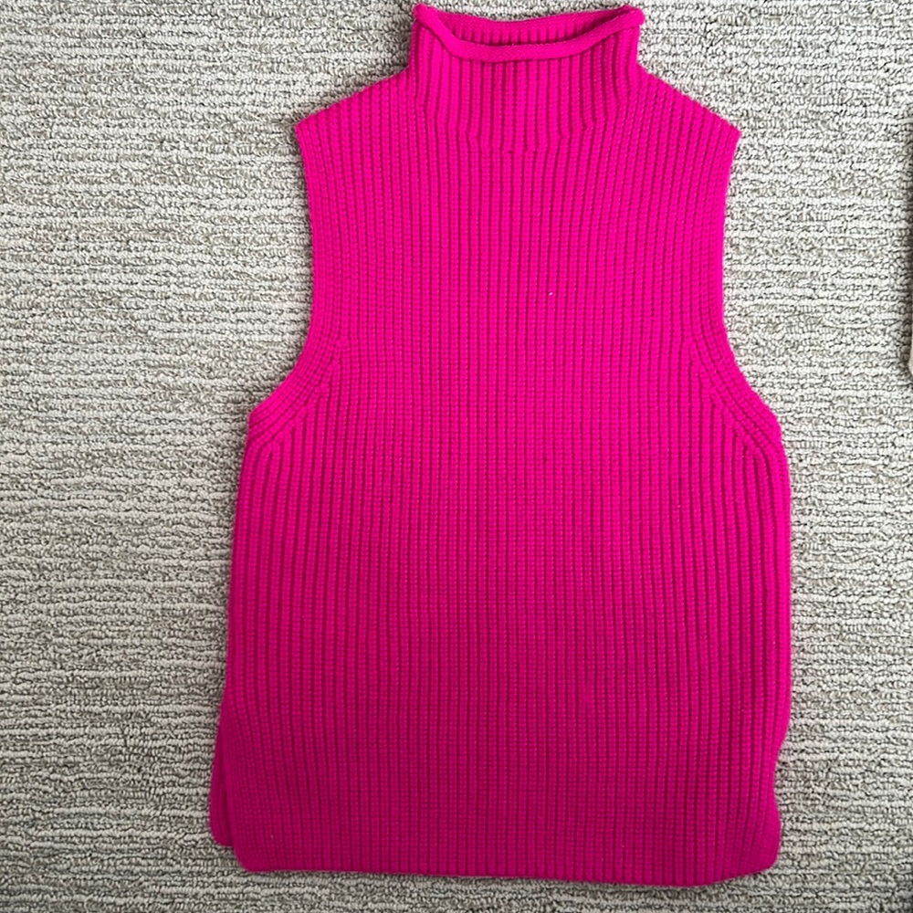 Zara women's turtle neck sweater vest, good condition